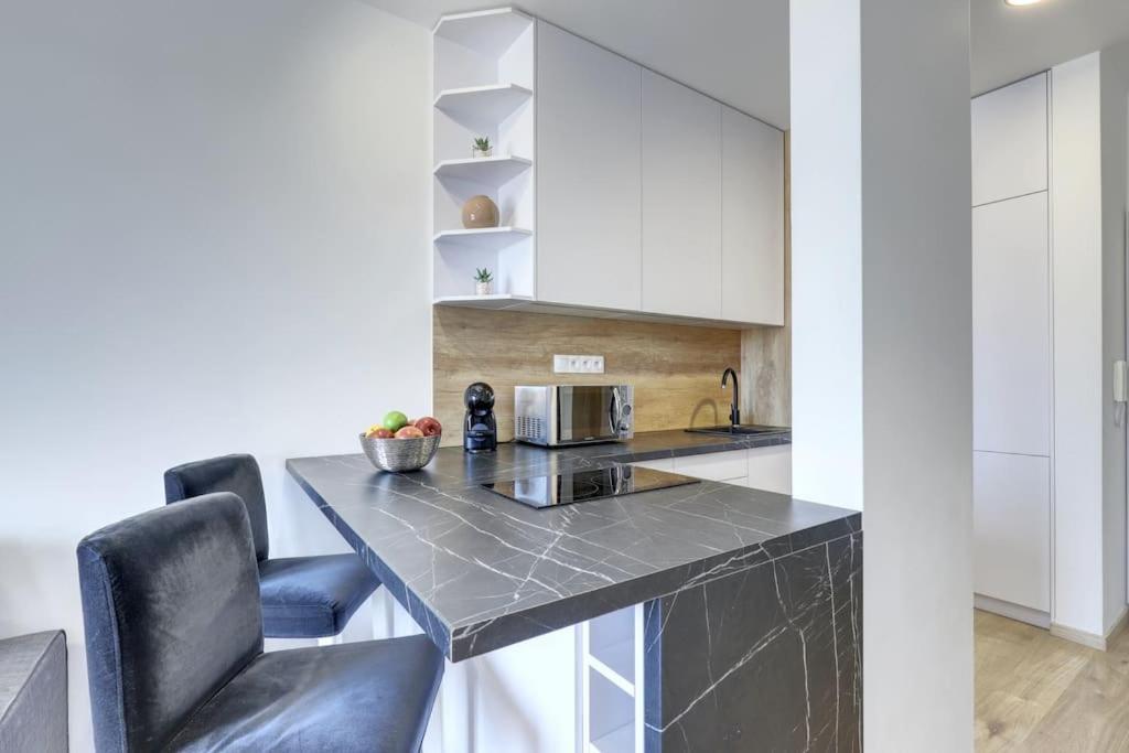 Star Cozy Apartment In A Modern Neighborhood Братислава Екстериор снимка