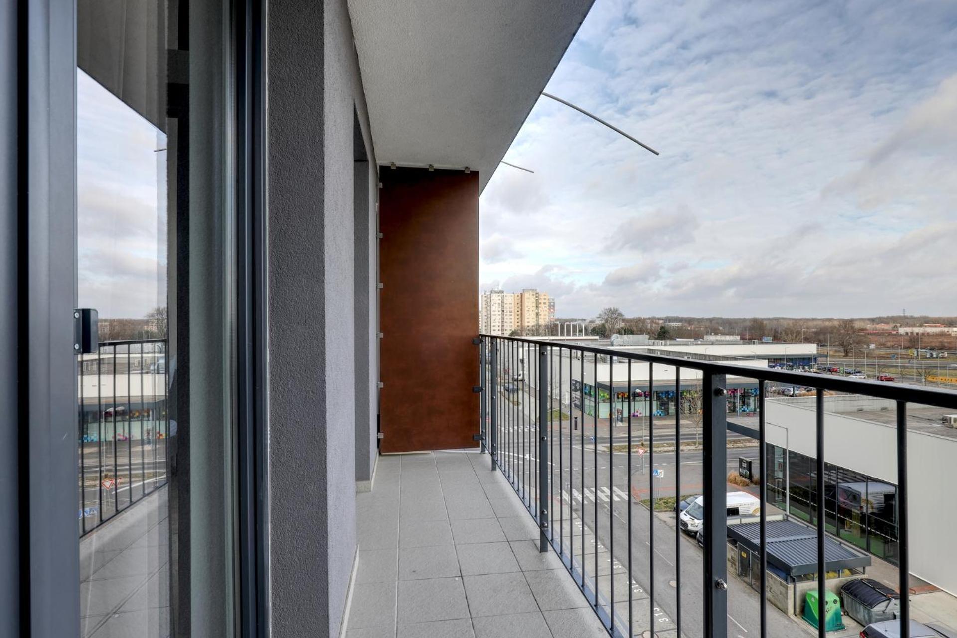 Star Cozy Apartment In A Modern Neighborhood Братислава Екстериор снимка